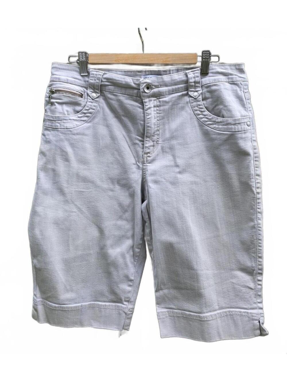 Jones & Co Women's Beige Khaki Cotton Bermuda Shorts Inseam 11.5"  Size 14